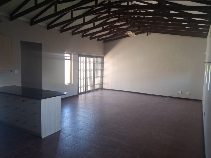 To Let 3 Bedroom Property for Rent in Hillside Free State